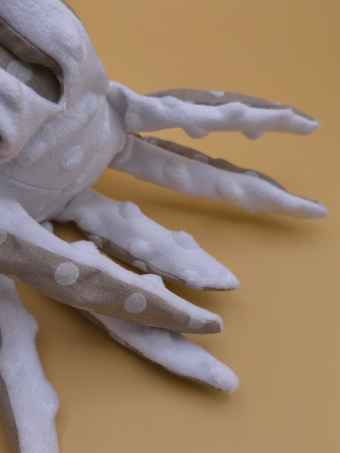 Mr Poulpe - pois beige