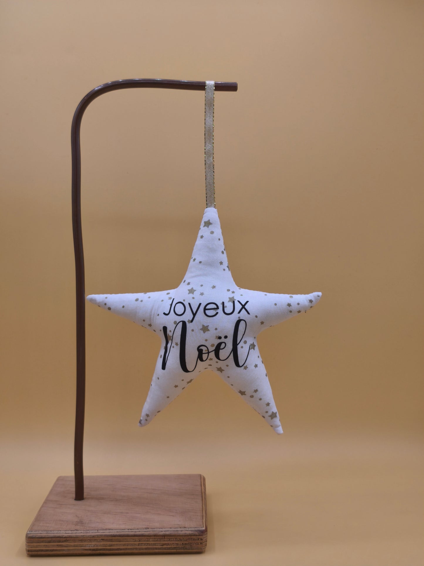suspension étoile noël tissu doré flocage "joyeux Noël" décoration artisanale fait main Marinette Machin Chouette