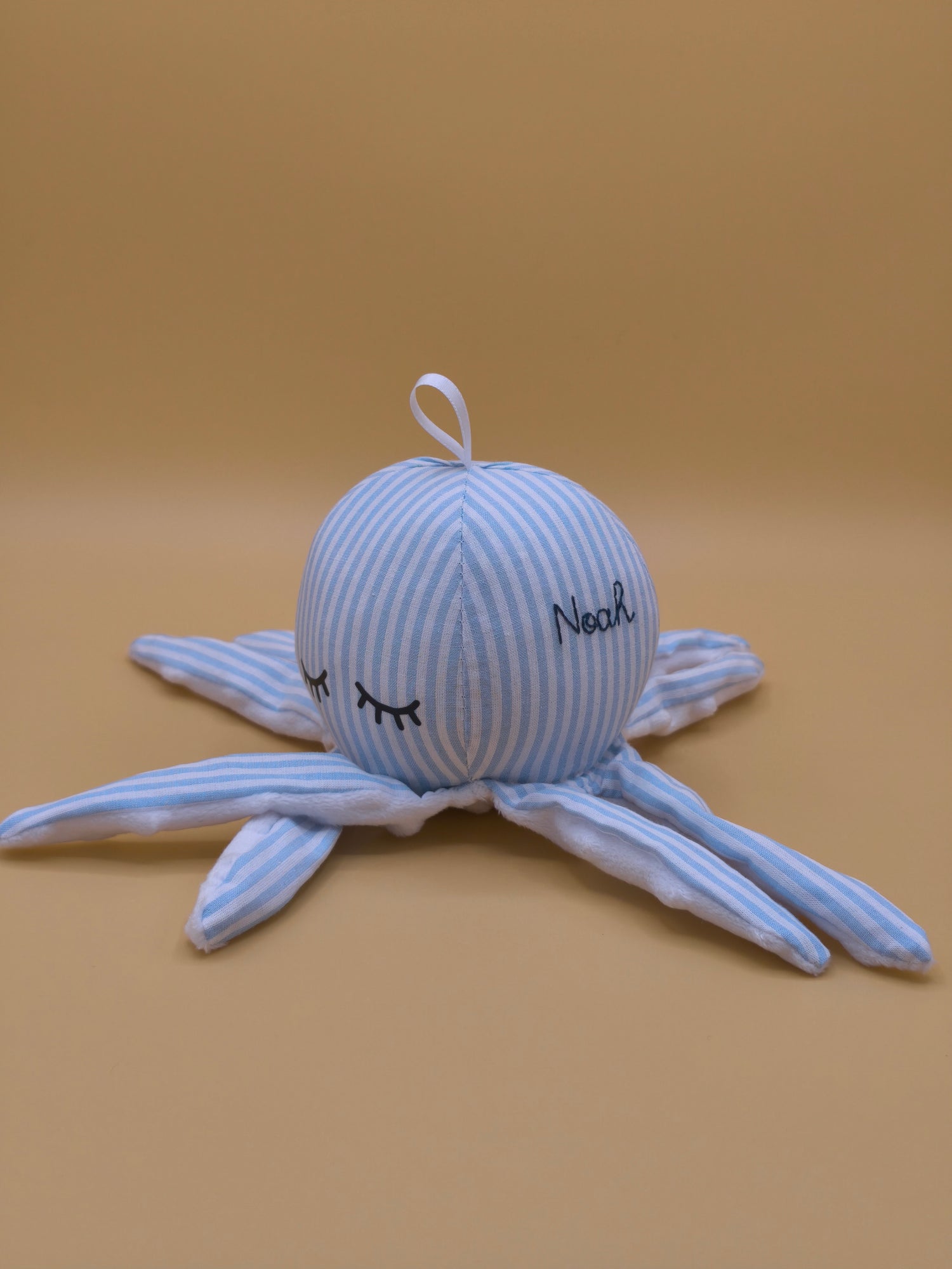 Suspension décorative poulpe en tissu fait main, objet de décoration marine pour chambre d'enfant, Marinette Machin chouette