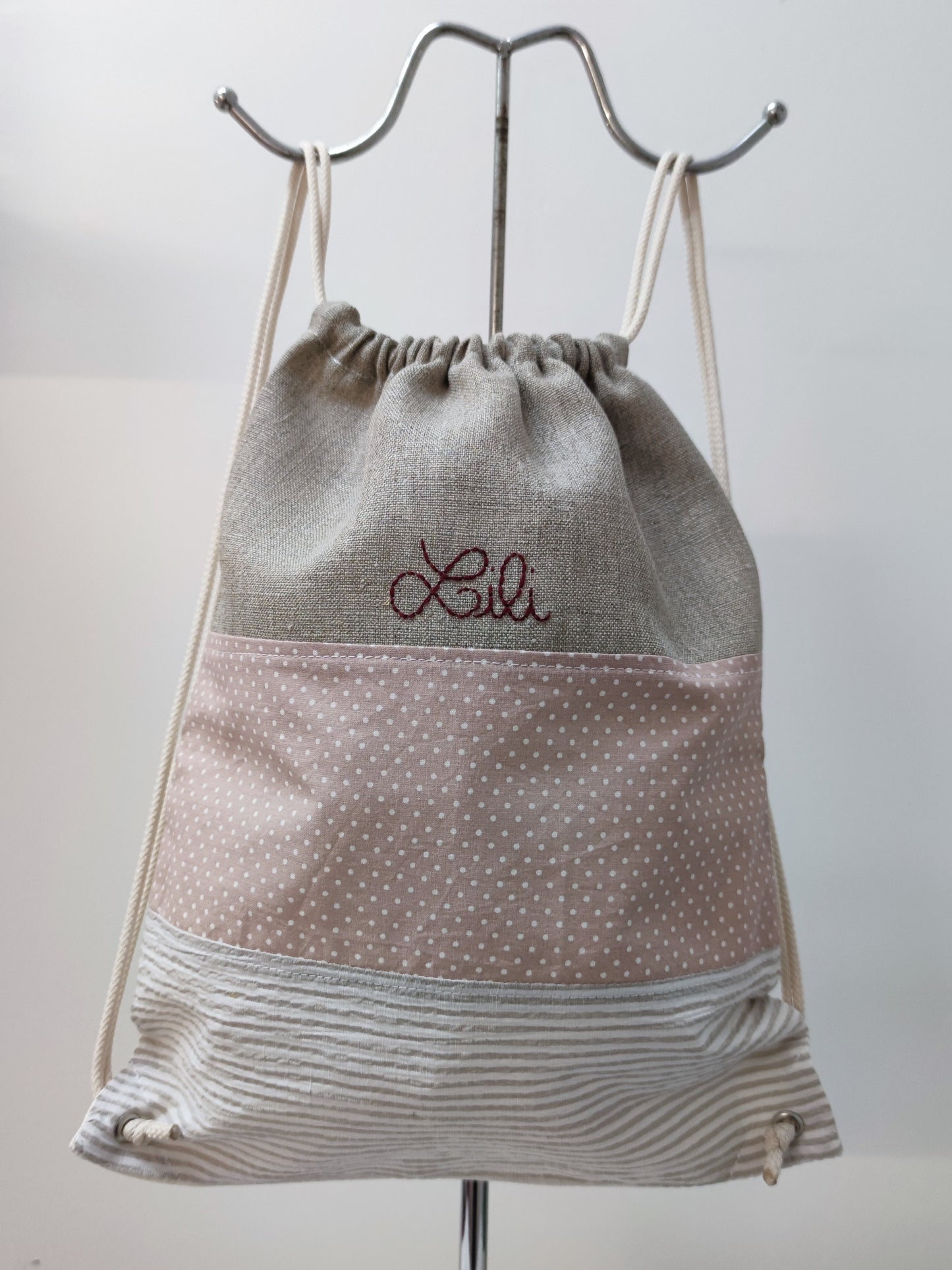 Petit sac à dos enfant en tissu personnalisé, modèle artisanal fait main pour la crèche , création Marinette Machin Chouette