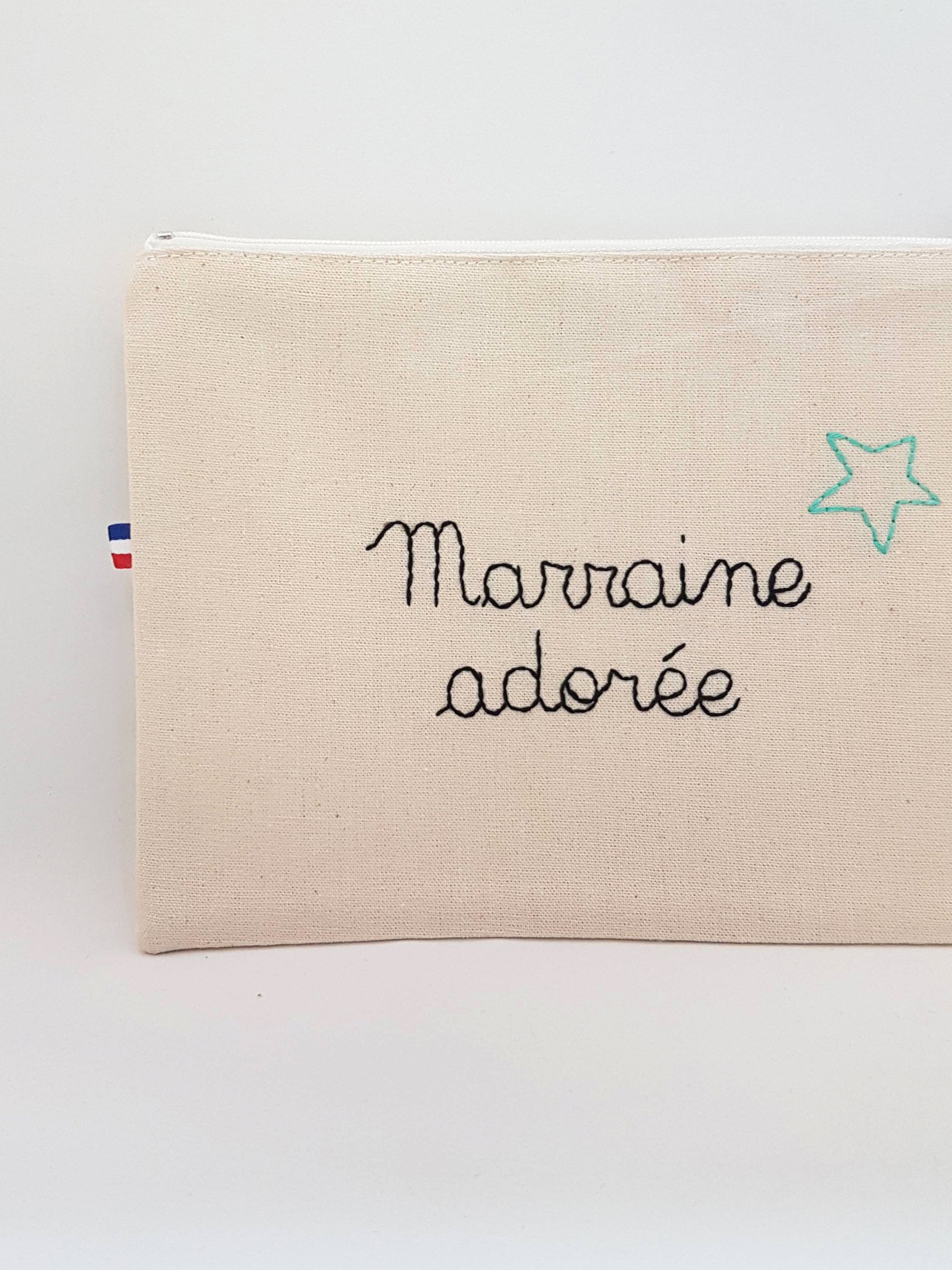 Pochette Les petites affaires d'une Super Marraine