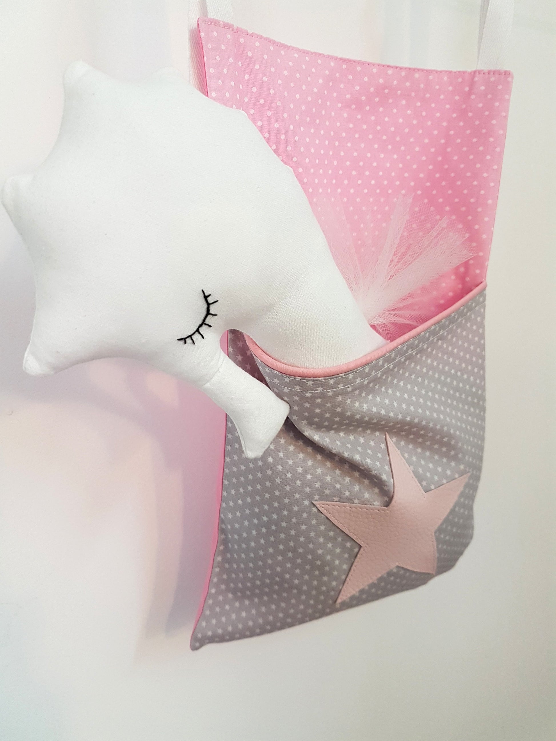 Range-doudou sur commande personnalisable avec motifs poétiques et colorés, coton de qualité pour chambre d'enfant, Marinette Machin Chouette