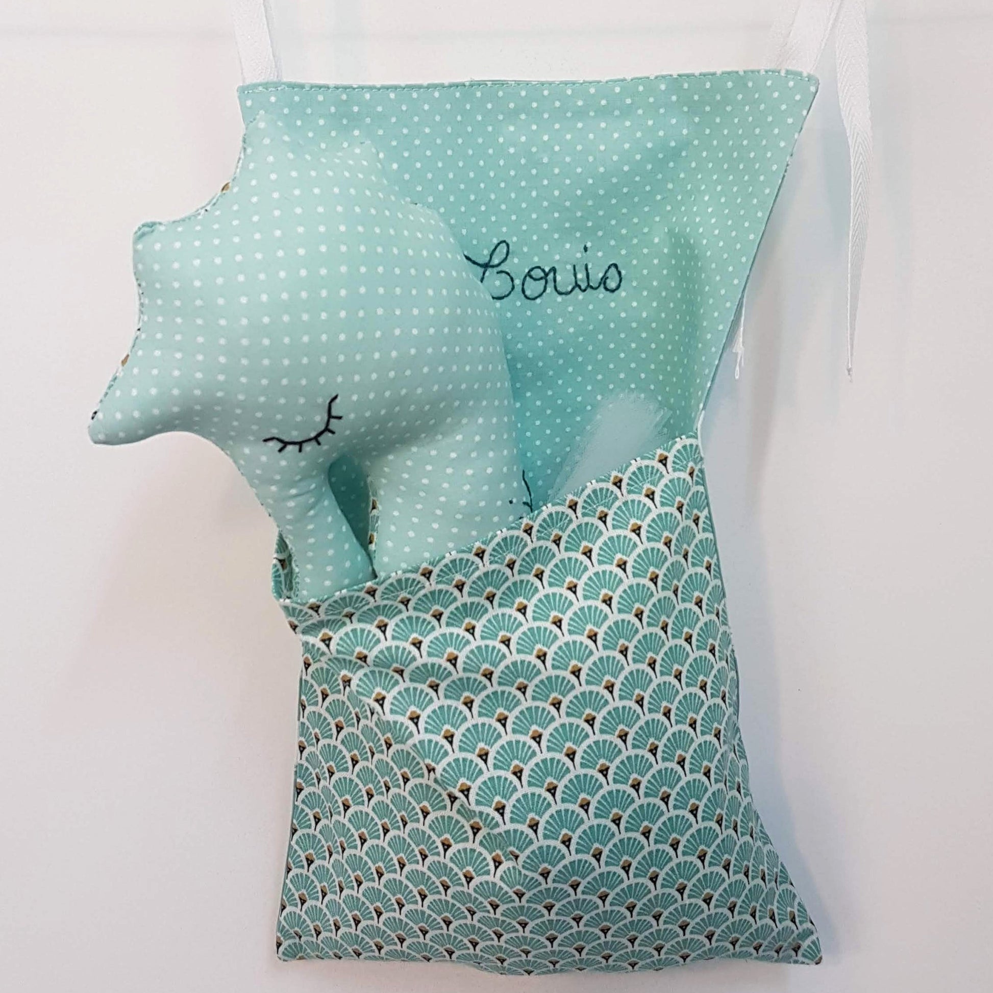 Idée cadeau de naissance originale : le range-doudou fait main, un accessoire utile qui évite la perte du doudou, Marinette Machin Chouette