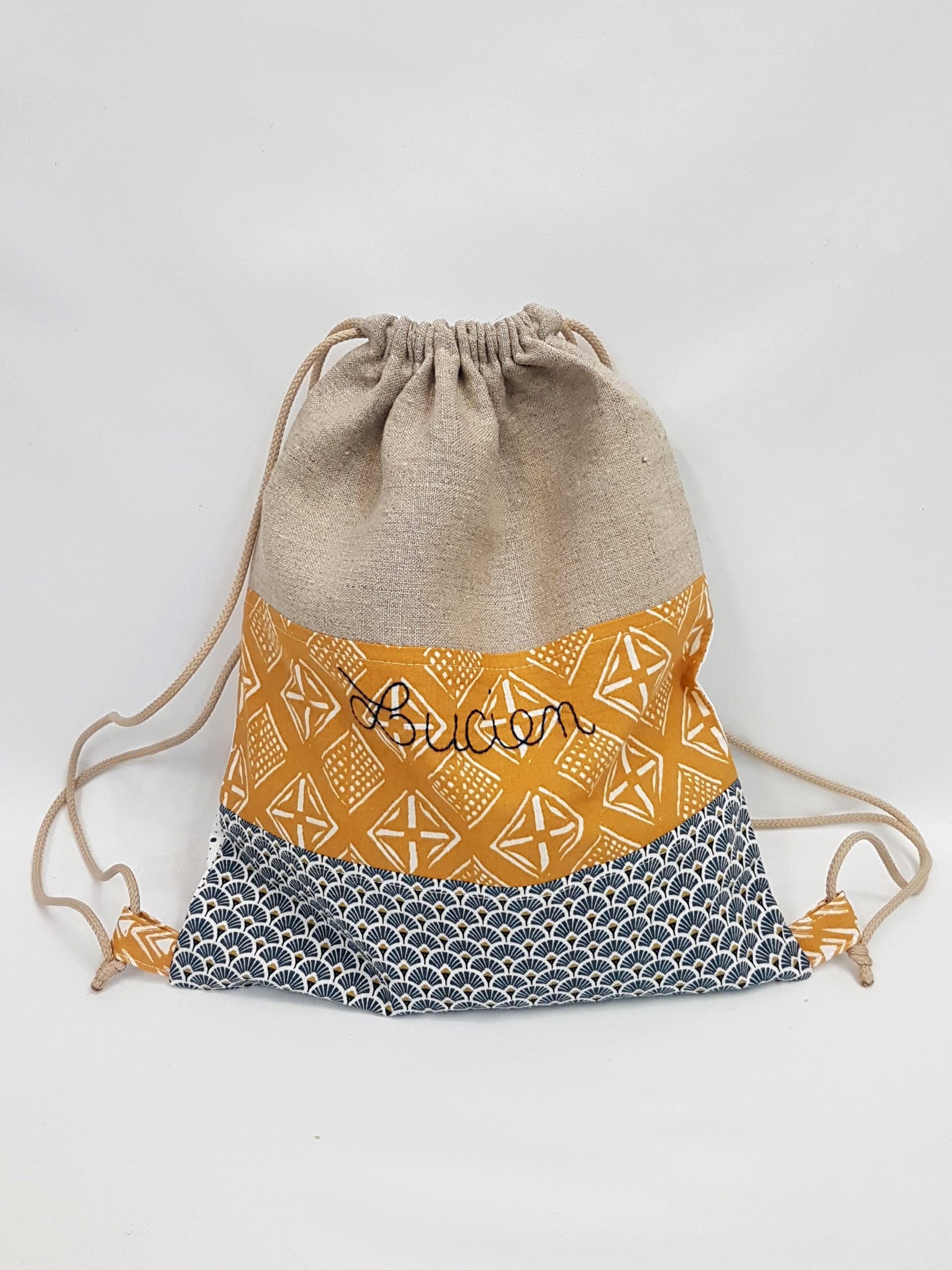 Sac à doudou personnalisé fait main, le compagnon idéal pour l'entrée à la crèche, cadeau de naissance utile et poétique, Marinette Machin Chouette