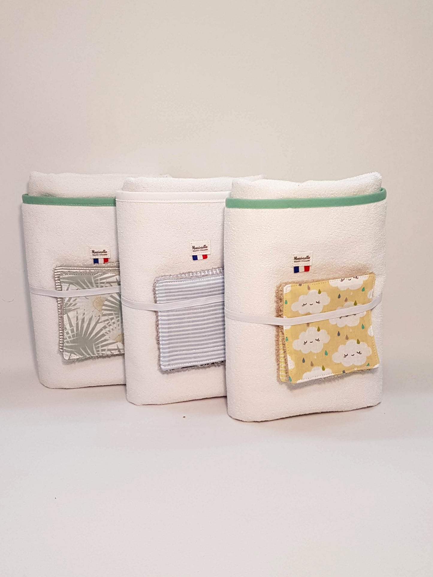 Indispensable du trousseau de bébé : le tapis à langer nomade, un cadeau de naissance durable qui suit les parents partout, Marinette Machin chouette